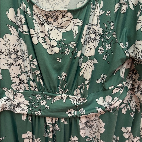 Kiyonna Maya Maxi Dress - Green & White Floral Print. Soft and Stretchy. Size 4X - Picture 12 of 15